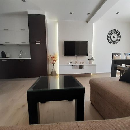 Apartment Lucky With Jacuzzi Trogir Bagian luar foto
