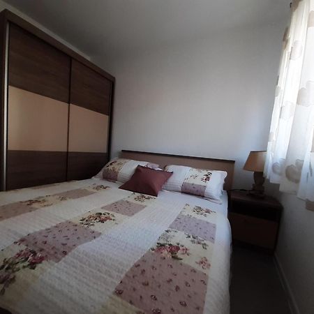 Apartment Lucky With Jacuzzi Trogir Ruang foto