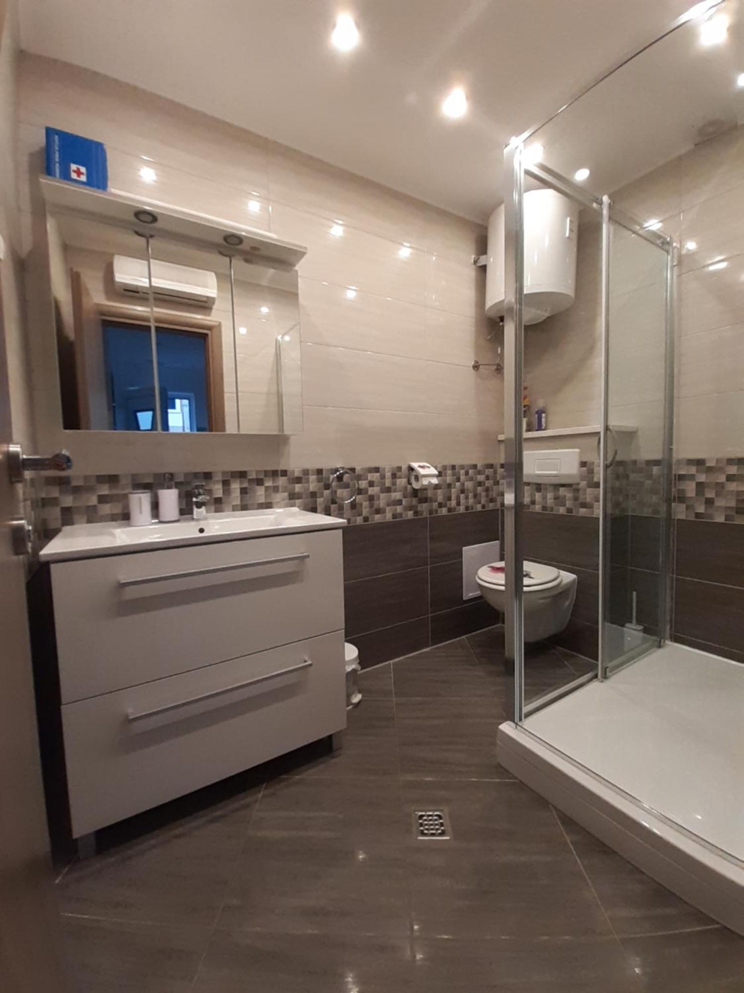 Apartment Lucky With Jacuzzi Trogir Ruang foto