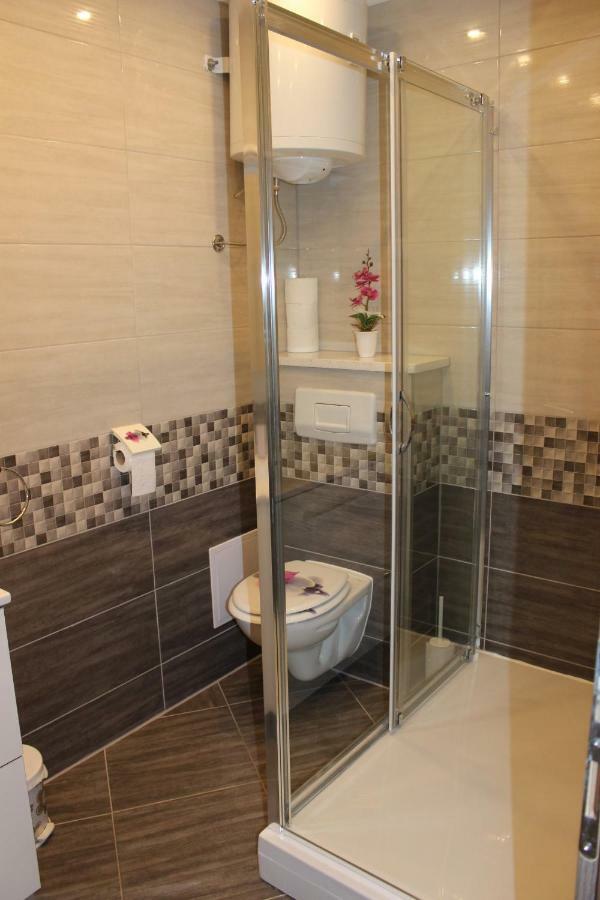 Apartment Lucky With Jacuzzi Trogir Bagian luar foto