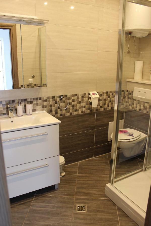 Apartment Lucky With Jacuzzi Trogir Bagian luar foto