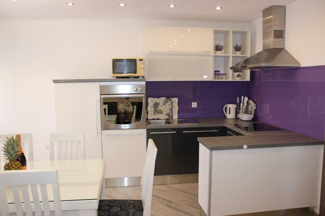 Apartment Lucky With Jacuzzi Trogir Bagian luar foto