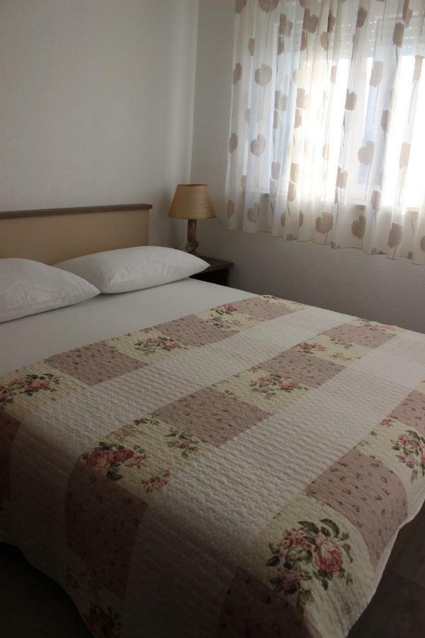 Apartment Lucky With Jacuzzi Trogir Bagian luar foto